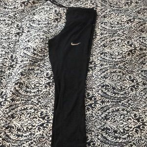 Nike Cropped Leggings